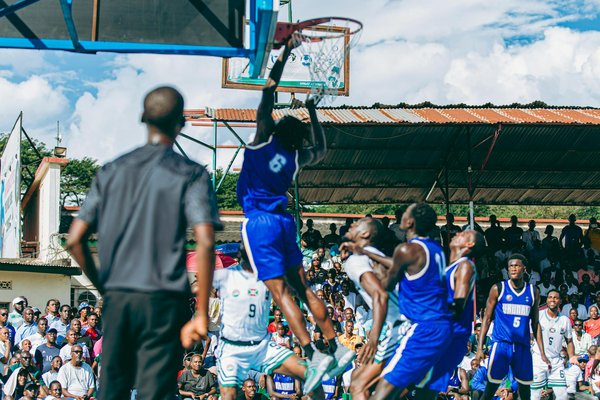 Quelles techniques spécifiques de self-défense enseignées en Hapkido peuvent être appliquées en milieu urbain?